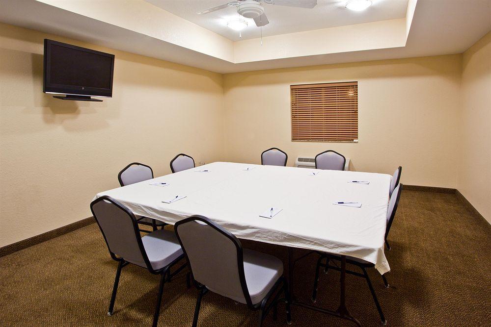 Candlewood Suites Fort Myers Interstate 75 By Ihg Konforlar fotoğraf