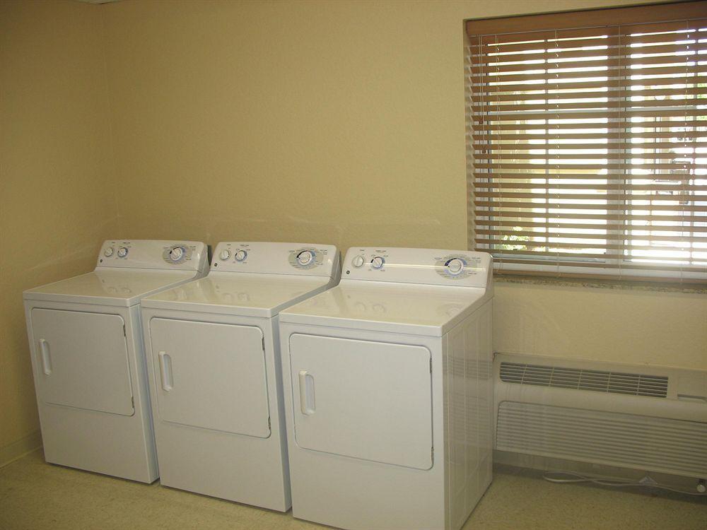 Candlewood Suites Fort Myers Interstate 75 By Ihg Konforlar fotoğraf