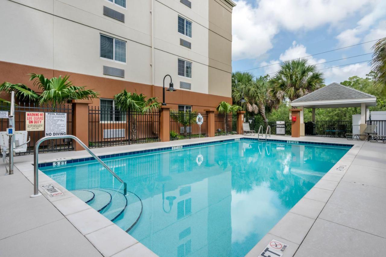 Candlewood Suites Fort Myers Interstate 75 By Ihg Dış mekan fotoğraf